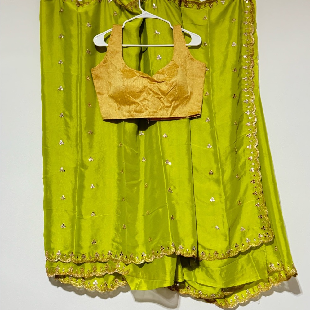 Elegant Green and Gold Women's Saree